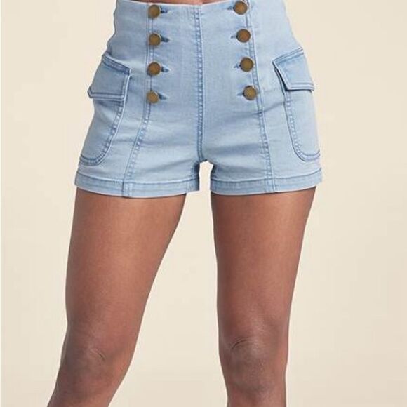 Venus Cargo Sailor Shorts Women's size 16 - Picture 2 of 12